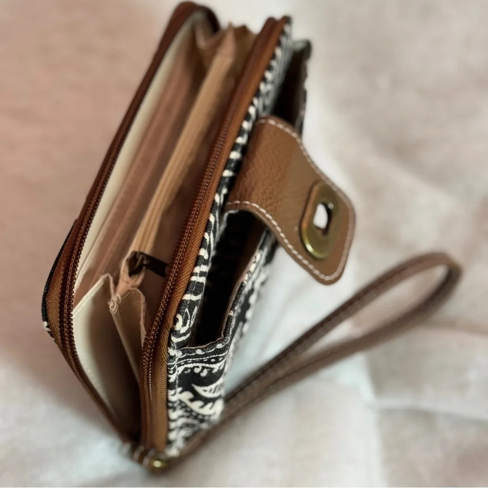Union Bay Aztec Elephant Print Wallet Wristlet Clutch Purse‎ Western Boho Design